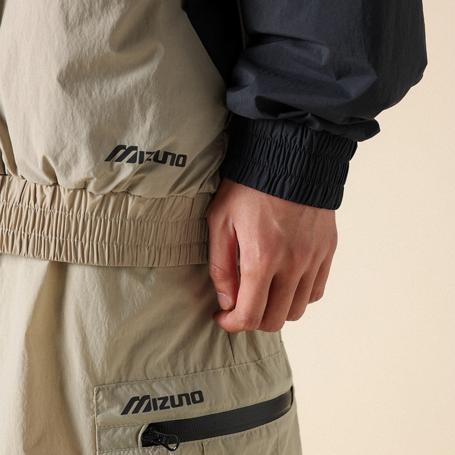 Mizuno WR Light Windbreaker Black / Beige
